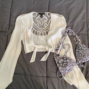 Forever 21 white crop tie bell sleeves top Med